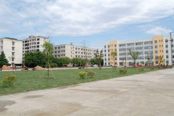 四川省廣漢市職業(yè)中專學(xué)校簡介與2019年招生要求