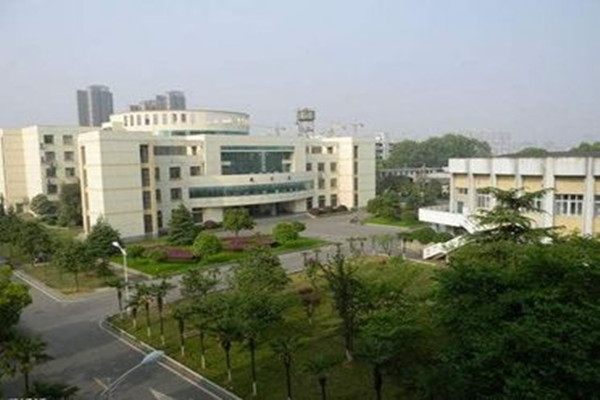 成都新運職業學校