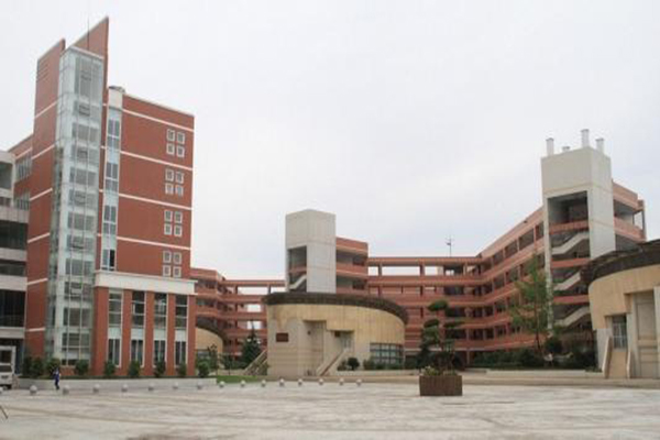 職業(yè)技術(shù)學(xué)校